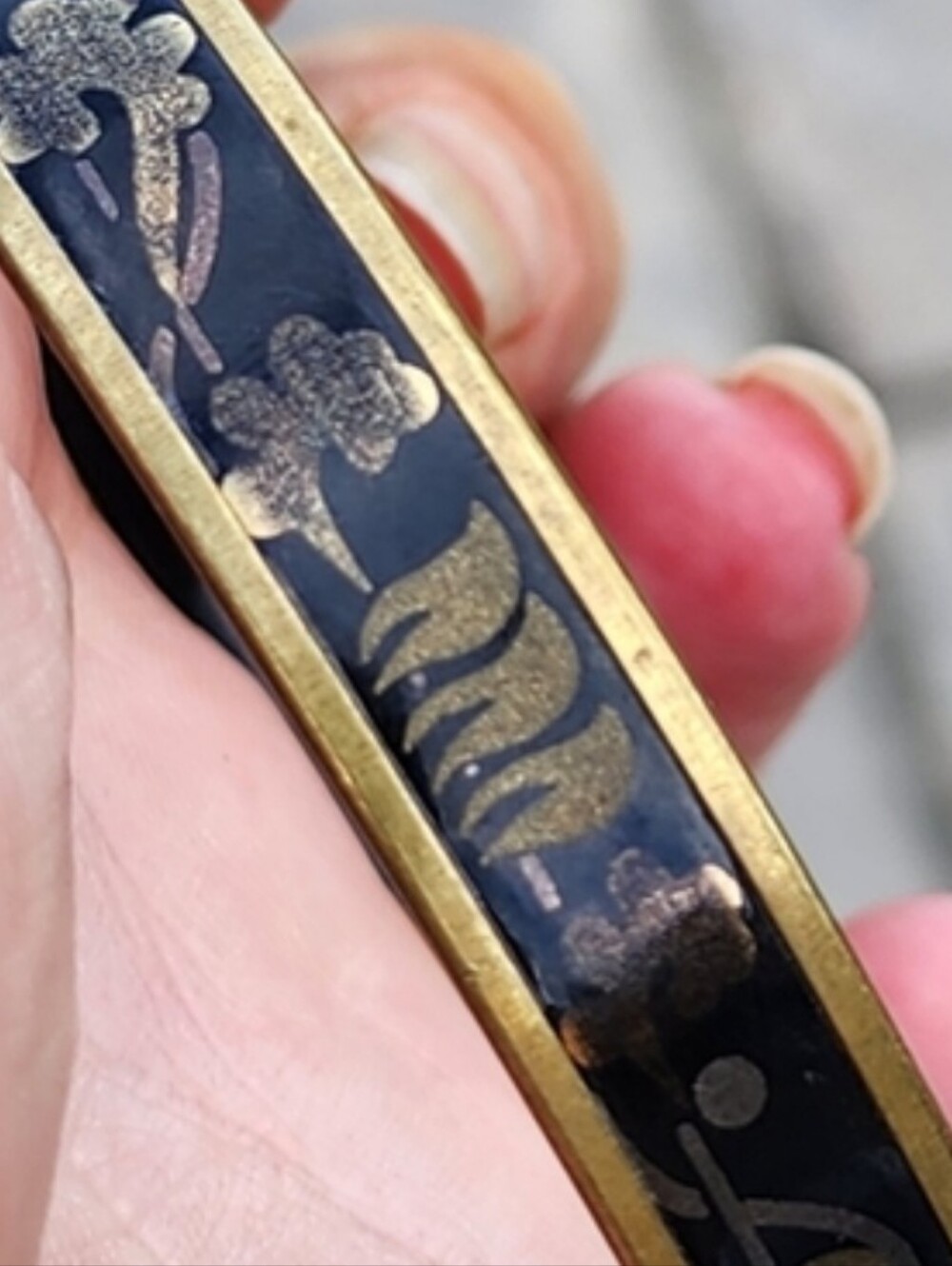 Vintage Laurana designer bangle bracelet black gold tone fashion jewelry